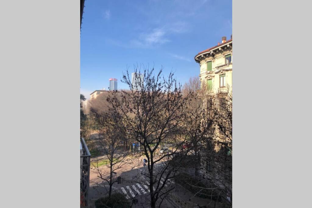 Casa Alberto Da Giussano, Elegante Bilocale In Centro Con Balcone Sul Parco Milaan Buitenkant foto