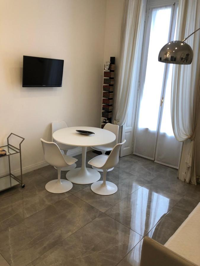 Casa Alberto Da Giussano, Elegante Bilocale In Centro Con Balcone Sul Parco Milaan Buitenkant foto