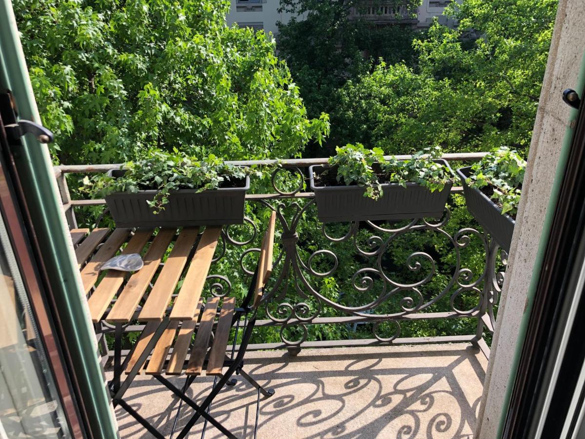 Casa Alberto Da Giussano, Elegante Bilocale In Centro Con Balcone Sul Parco Milaan Buitenkant foto